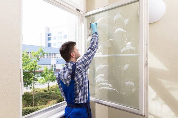 Société de nettoyage de vitres pour entreprise à Vienne